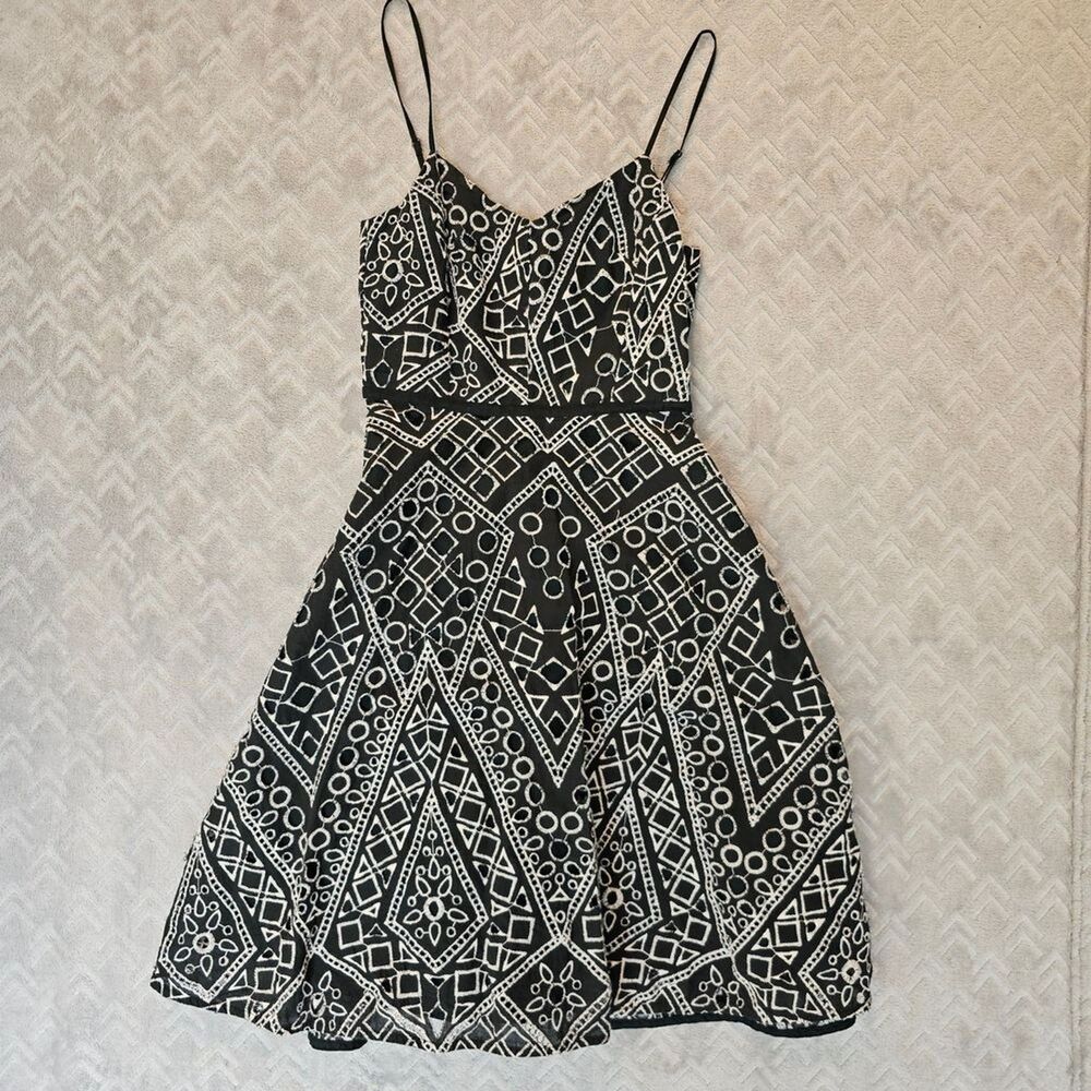 Banana Republic 00P Petite Black White Print Fit Flare Dress